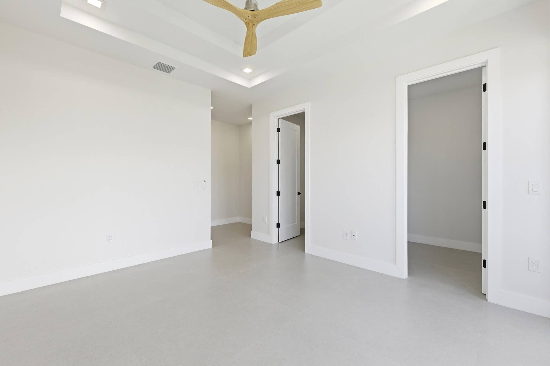 821 SW 1st Street, Fort Lauderdale, FL 33312 23