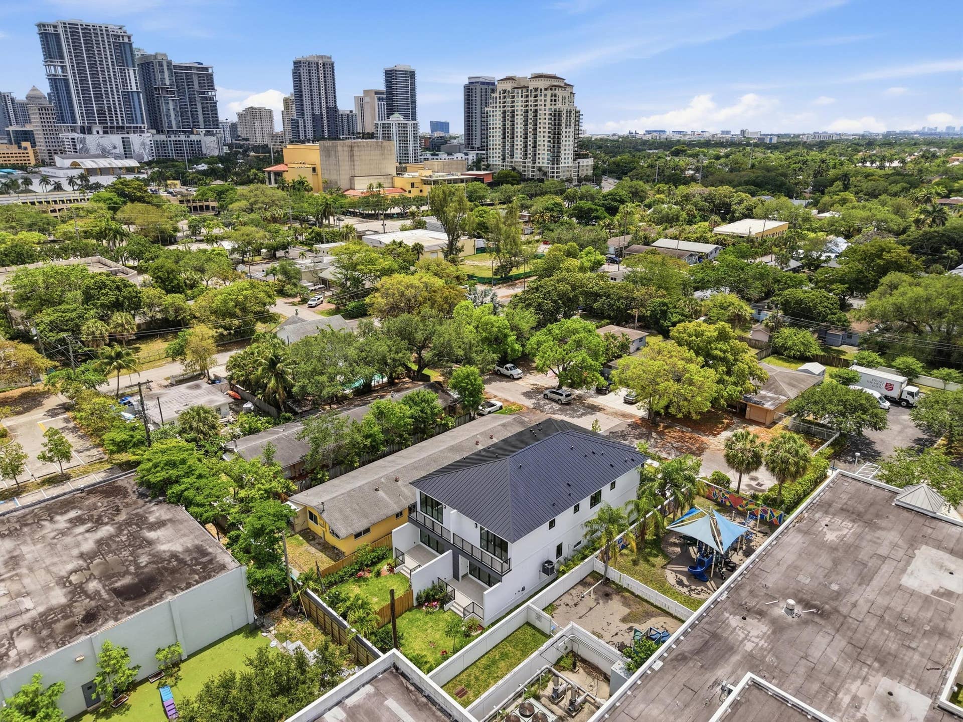 821 SW 1st Street, Fort Lauderdale, FL 33312 43