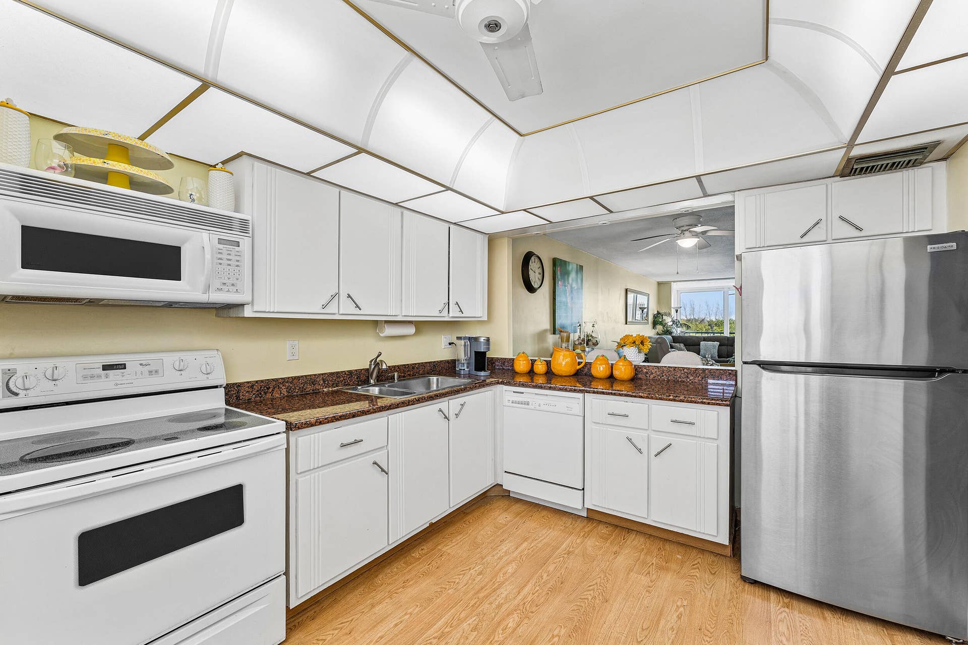 1631 Riverview Road, #505, Deerfield Beach, FL 33441 Kitchen