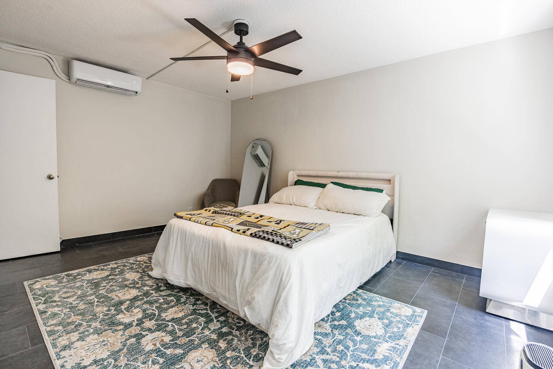 1308BayviewDr-12