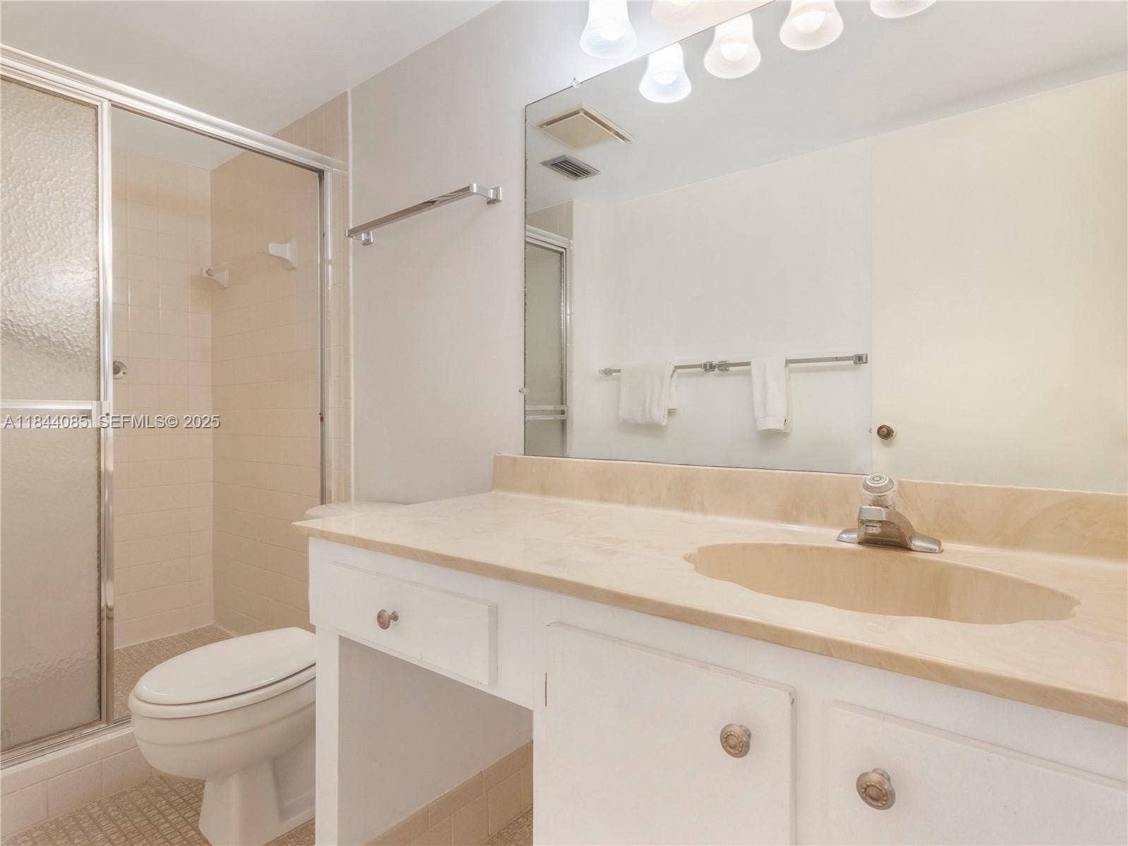 14360 Strathmore Lane, #203, Delray Beach, FL 33446 GetMedia.ashx-17