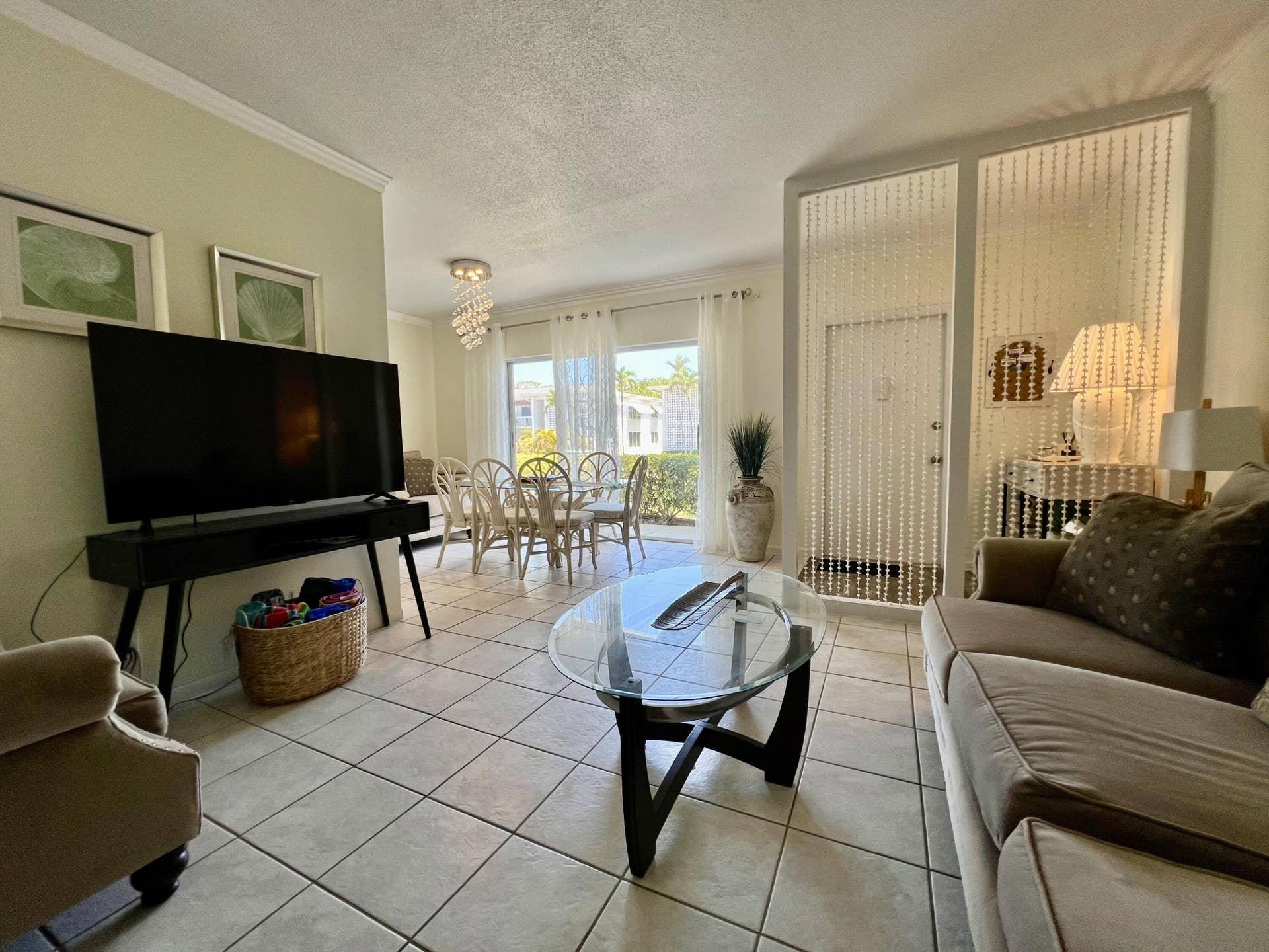 4201 S Ocean Boulevard, #M5, South Palm Beach, FL 33480 Living Room