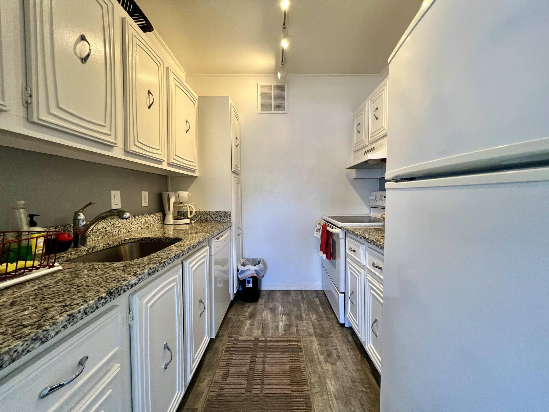 4201 S Ocean Boulevard, #M5, South Palm Beach, FL 33480 Kitchen