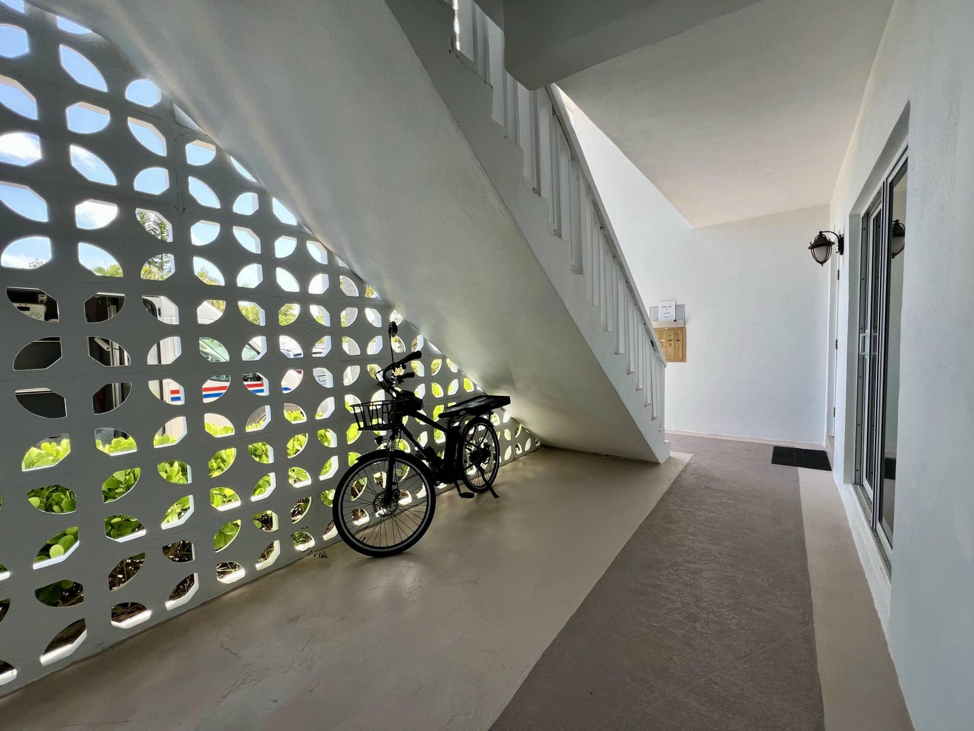 4201 S Ocean Boulevard, #M5, South Palm Beach, FL 33480 Entry way