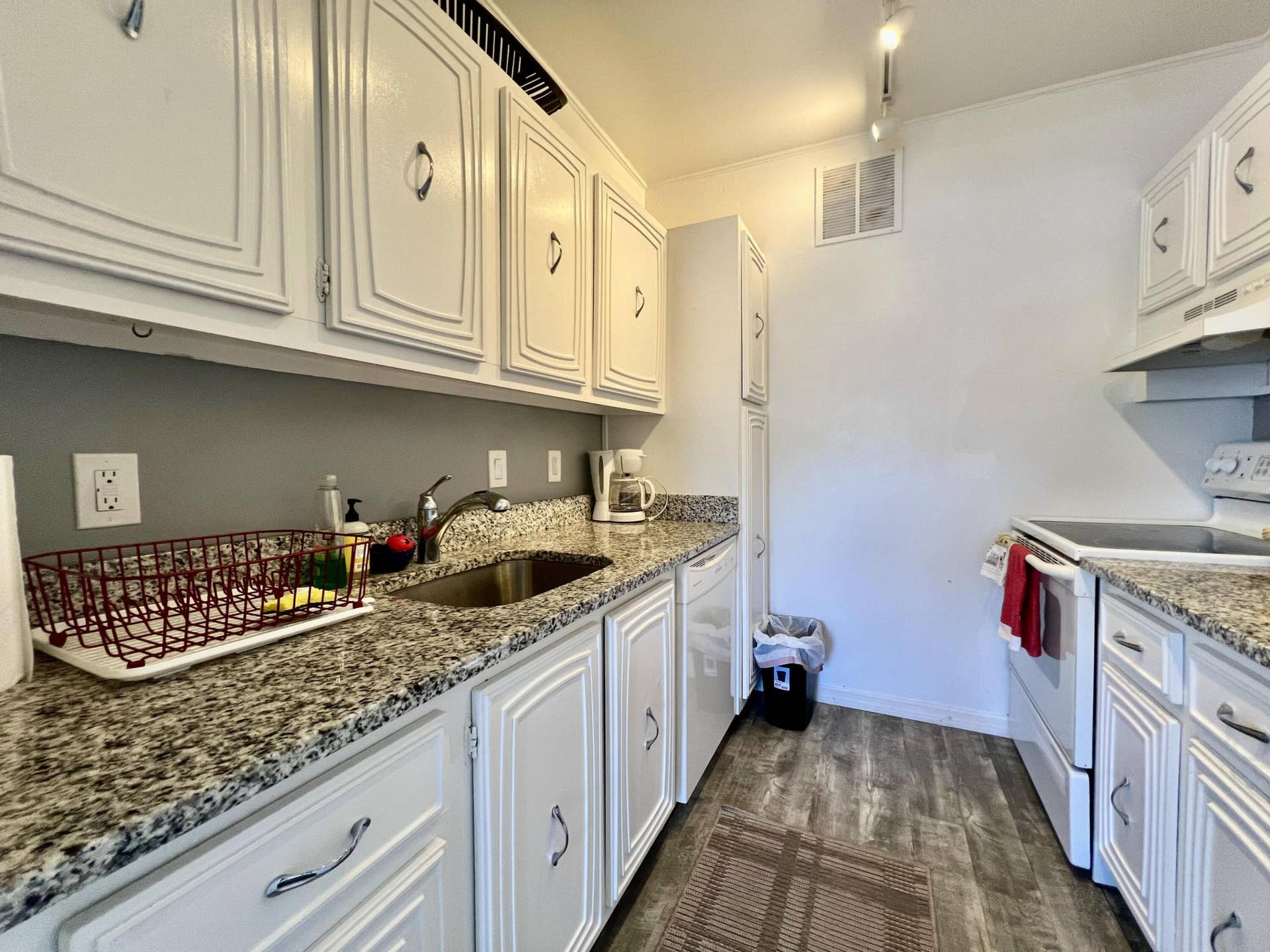 4201 S Ocean Boulevard, #M5, South Palm Beach, FL 33480 Kitchen