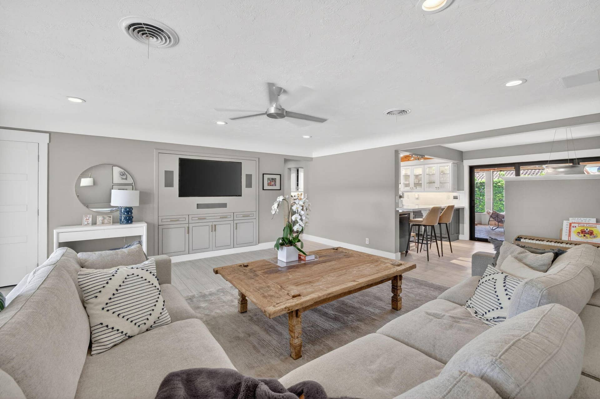 1642 SE 7th Street, Deerfield Beach, FL 33441 1642 SE 7th - Living Room to Kitchen