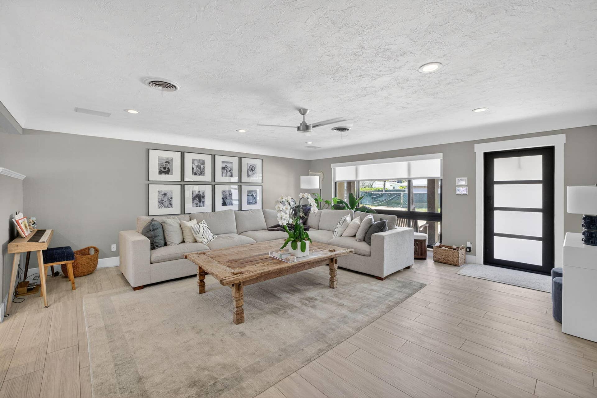 1642 SE 7th Street, Deerfield Beach, FL 33441 1642 SE 7th - Living Room 2