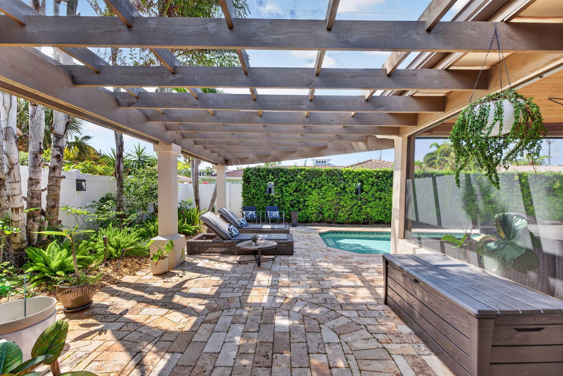 1642 SE 7th Street, Deerfield Beach, FL 33441 1642 SE 7th - Pool Lanai