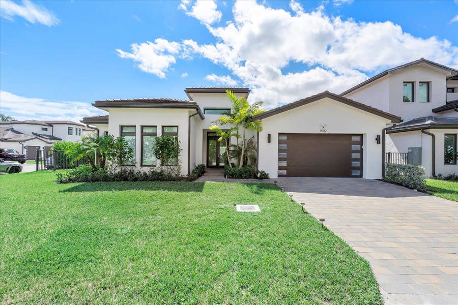 Property photo for 3502 Ashwood Circle, Fort Lauderdale, FL