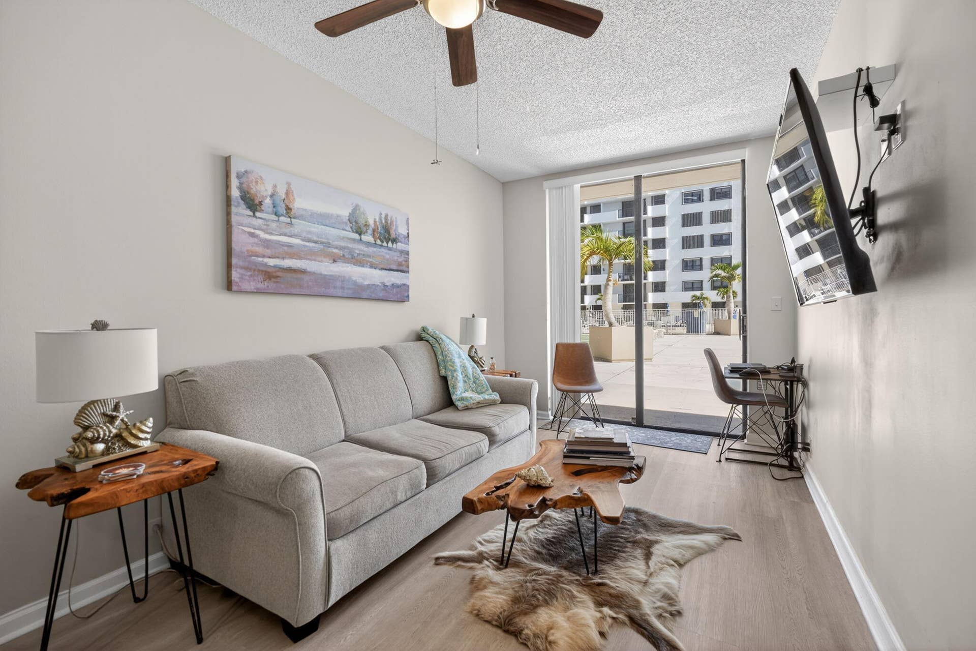 1200 Marine Way, #Bd2, North Palm Beach, FL 33408 Living Rm