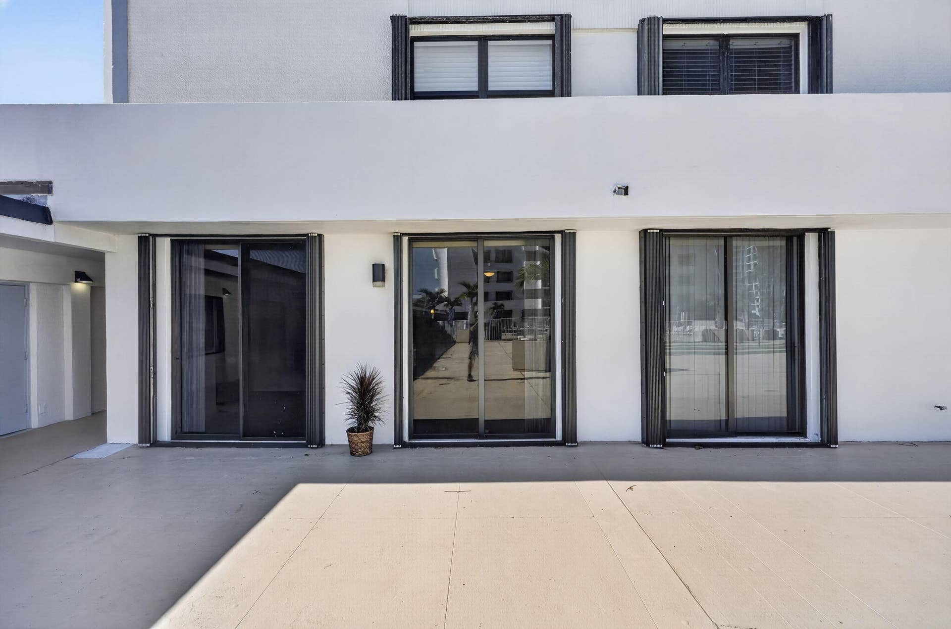 1200 Marine Way, #Bd2, North Palm Beach, FL 33408 Sliders Outside View