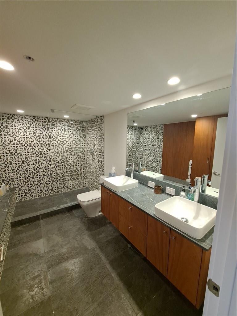 2565 S Ocean Boulevard, #201n, Boca Raton, Highland Beach, FL 33487 Primary Bathroom