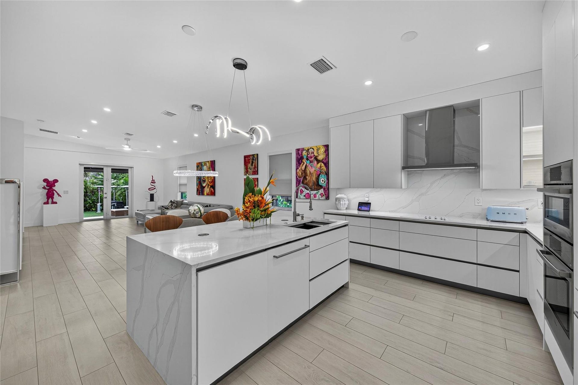 21 NE 25th Street, Wilton Manors, FL 33305 Photo 2