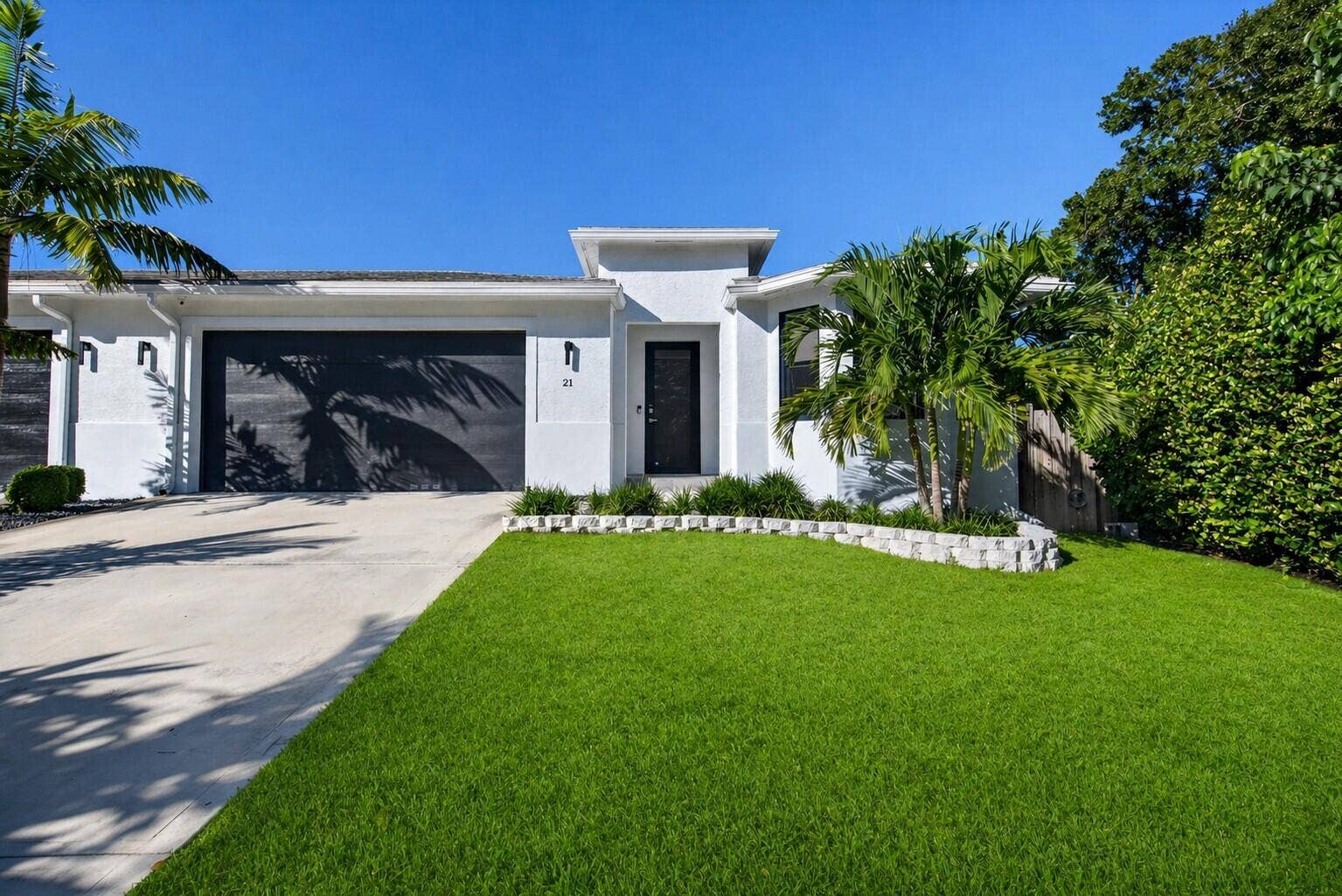 21 NE 25th Street, Wilton Manors, FL 33305 ChatGPT Image Apr 30, 2026, 08_04_24 PM