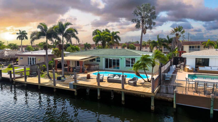 Property photo for 101 SE 14th Street, Pompano Beach, FL