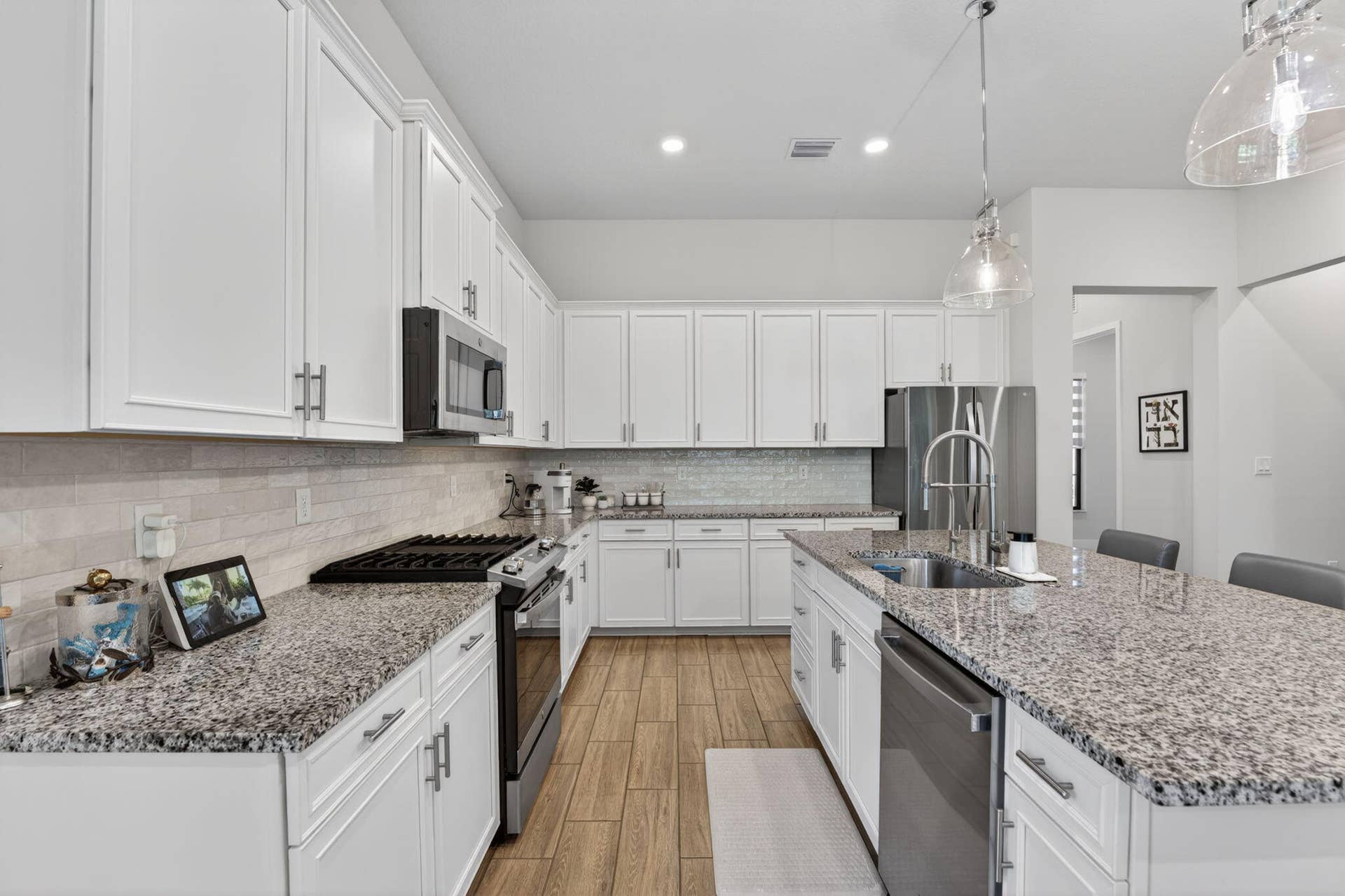 8427 W Blue Spring Drive, Parkland, FL 33067 31-web-or-mls-DSC07539