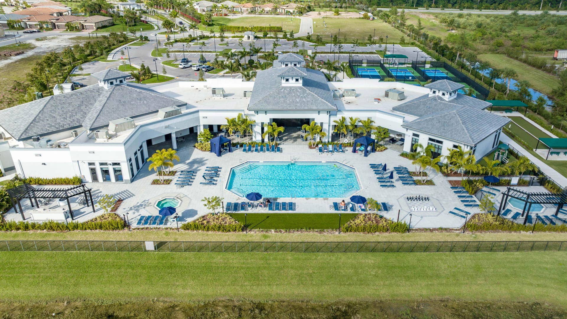 8427 W Blue Spring Drive, Parkland, FL 33067 67-web-or-mls-28_7830-1-28
