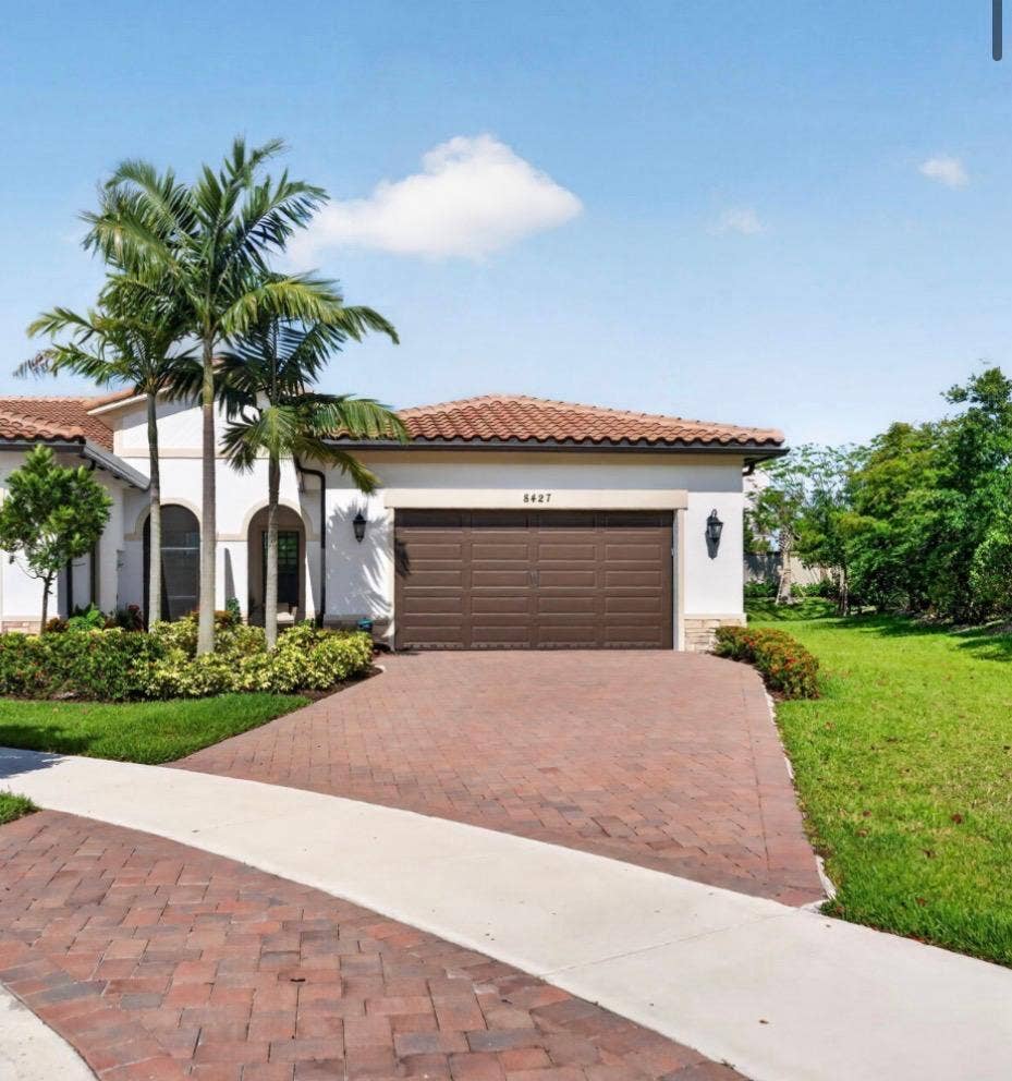 8427 W Blue Spring Drive, Parkland, FL 33067 8427 W Blue Spring Drive
