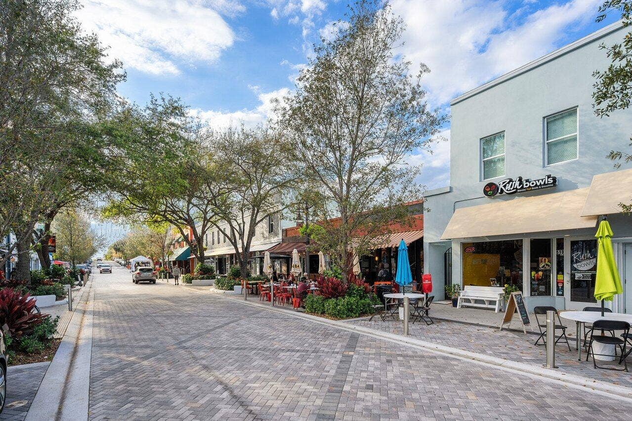 550 Okeechobee Boulevard, #Uph-15, West Palm Beach, FL 33401 Clematis St. Downtown Dining & Nightlife