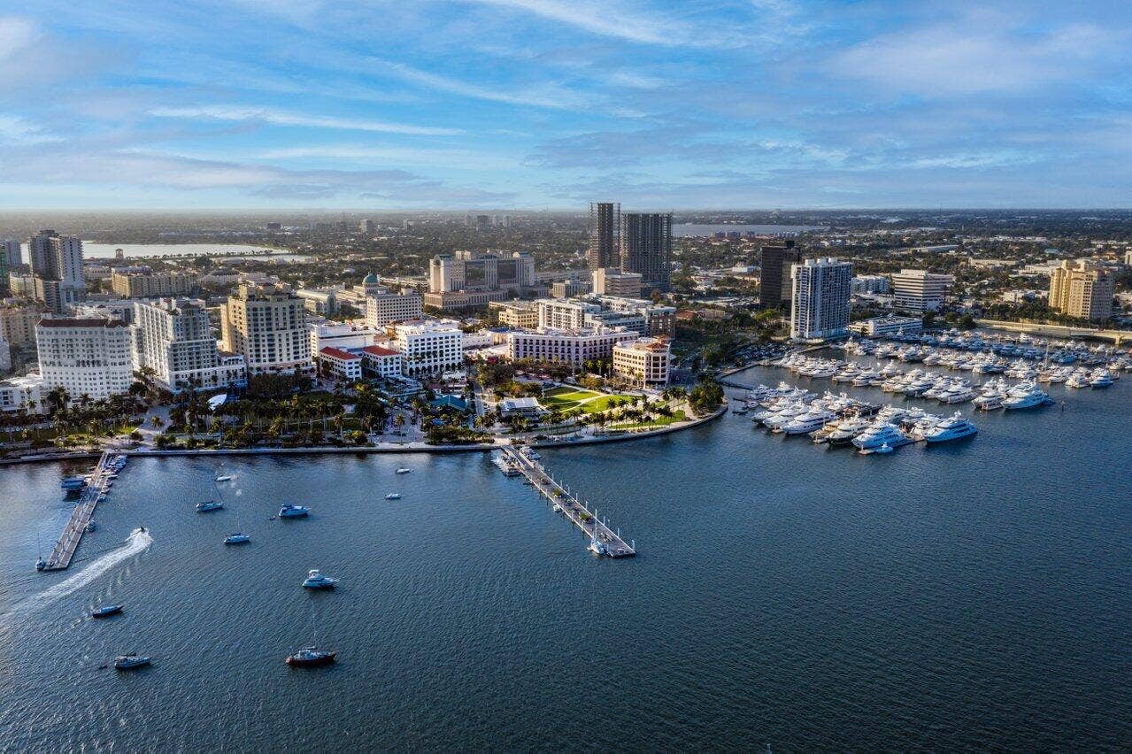 550 Okeechobee Boulevard, #Uph-15, West Palm Beach, FL 33401 Downtown WPB Waterfront Pier and Docks