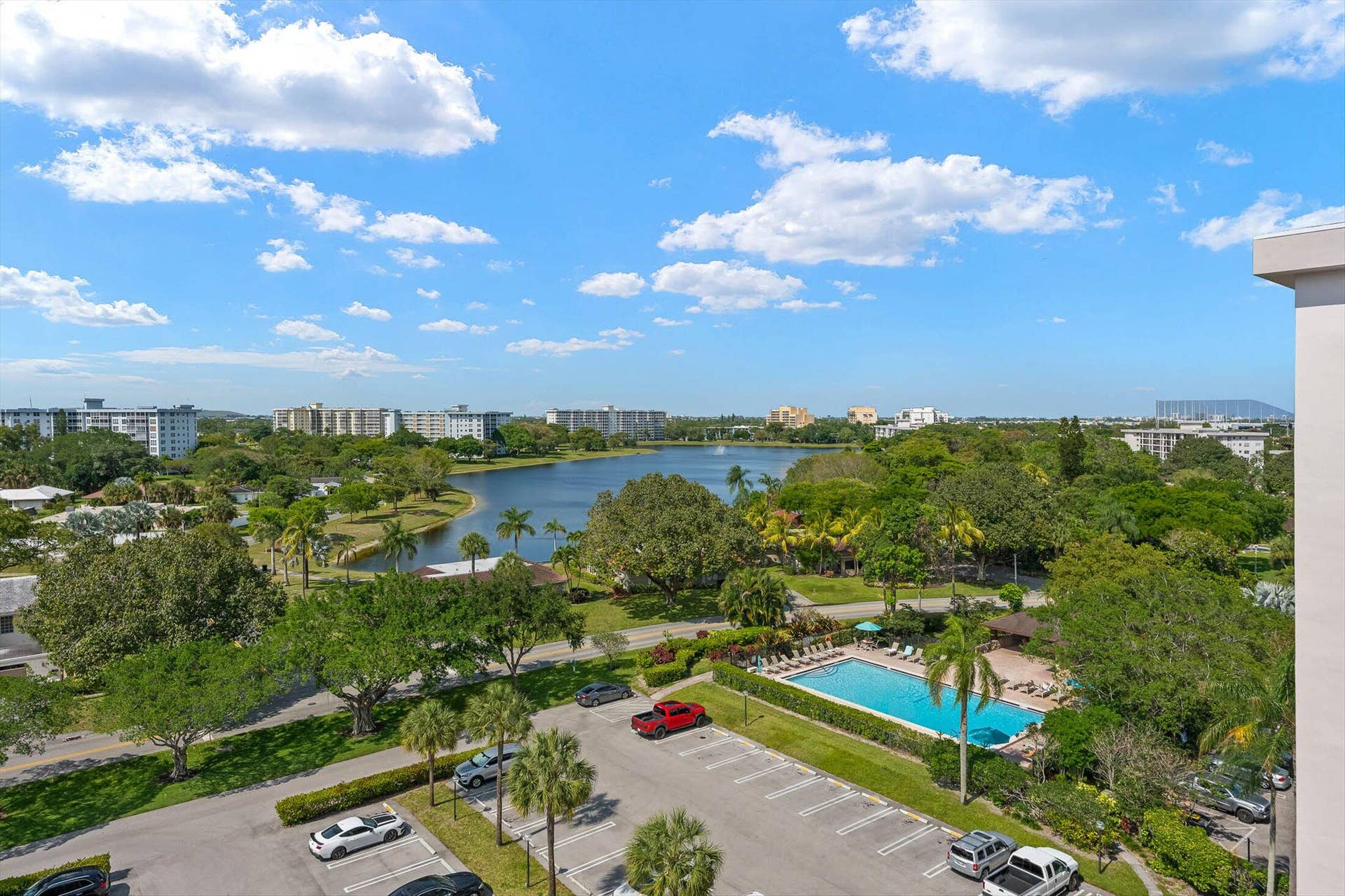 16-3050 N Palm Aire Dr #910, Pompano Bea
