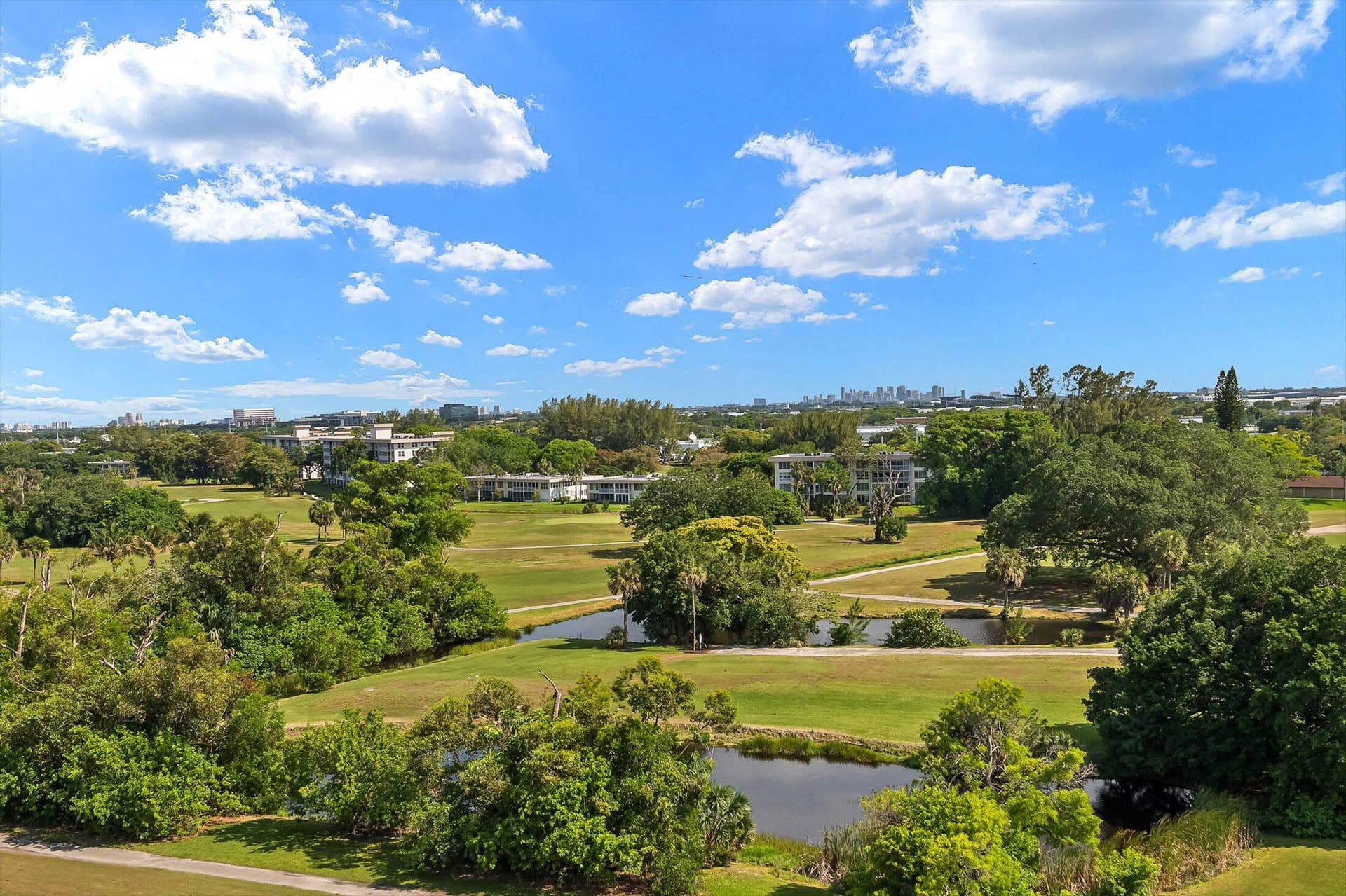 30-3050 N Palm Aire Dr #910, Pompano Bea
