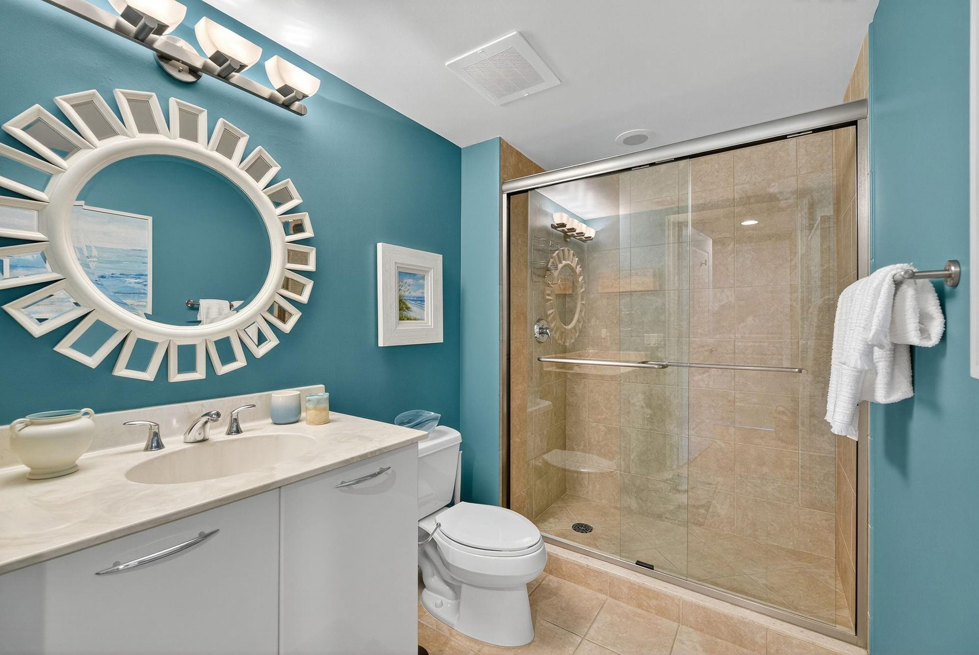 350 SE 2nd Street, #1030, Fort Lauderdale, FL 33301 Guest Bathroom