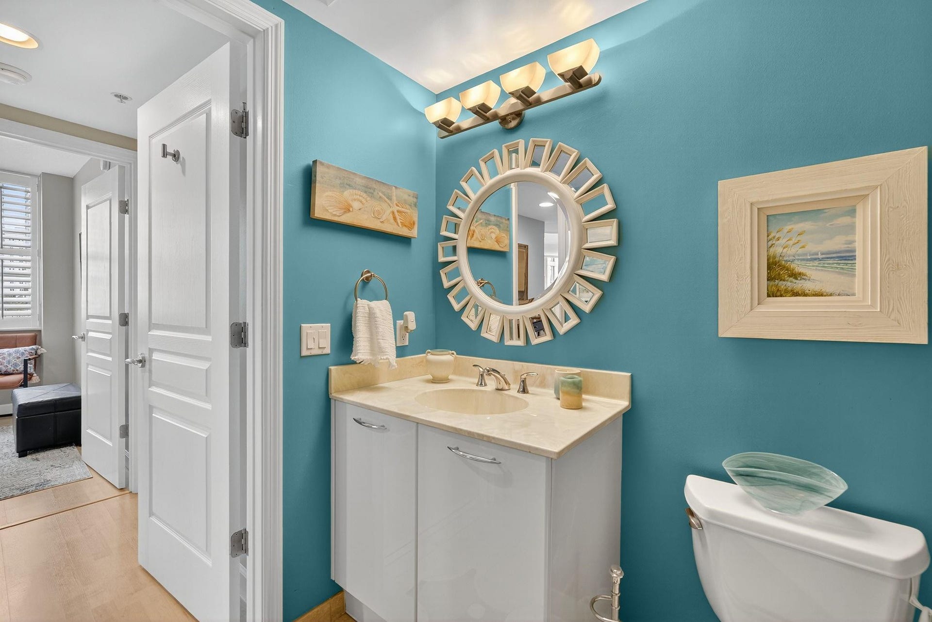 350 SE 2nd Street, #1030, Fort Lauderdale, FL 33301 Guest Bathroom