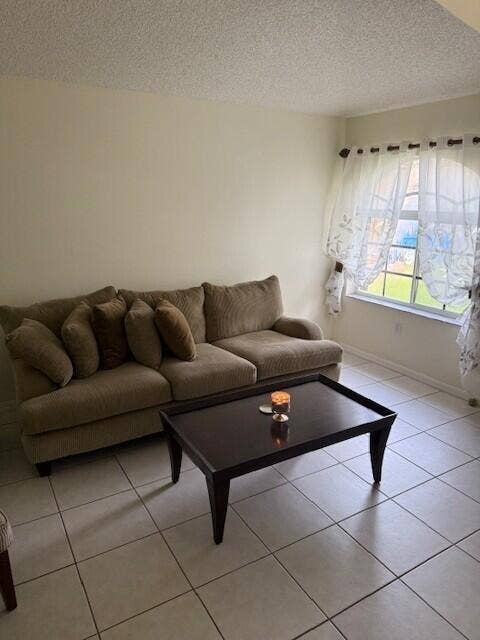 20525 SW 2nd Street, Pembroke Pines, FL 33029 Living Room