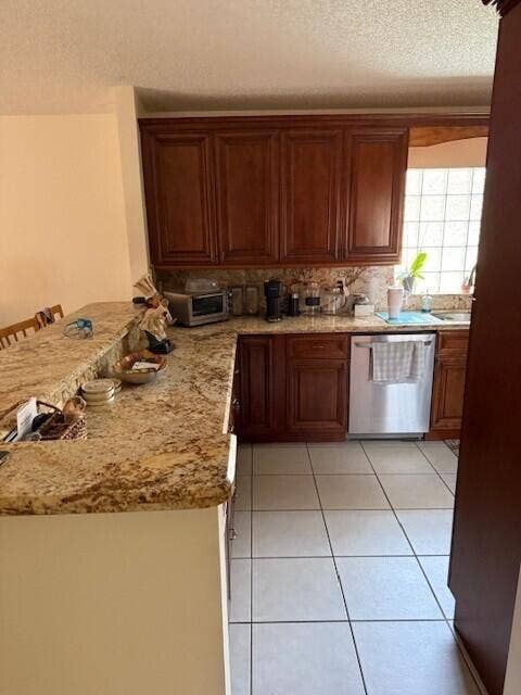 20525 SW 2nd Street, Pembroke Pines, FL 33029 Kitchen
