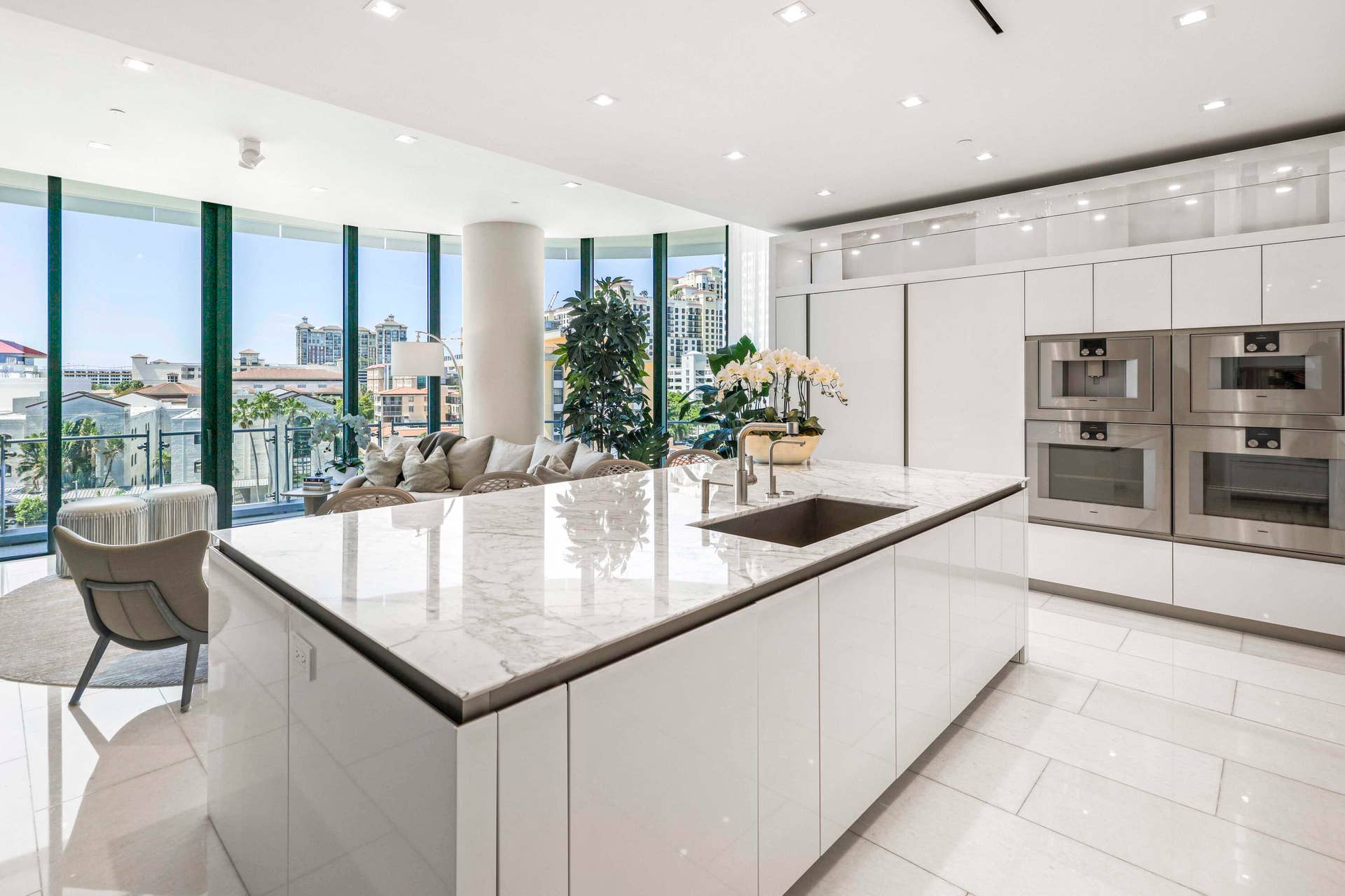 1100 S Flagler Drive, #601, West Palm Beach, FL 33401 Kitchen