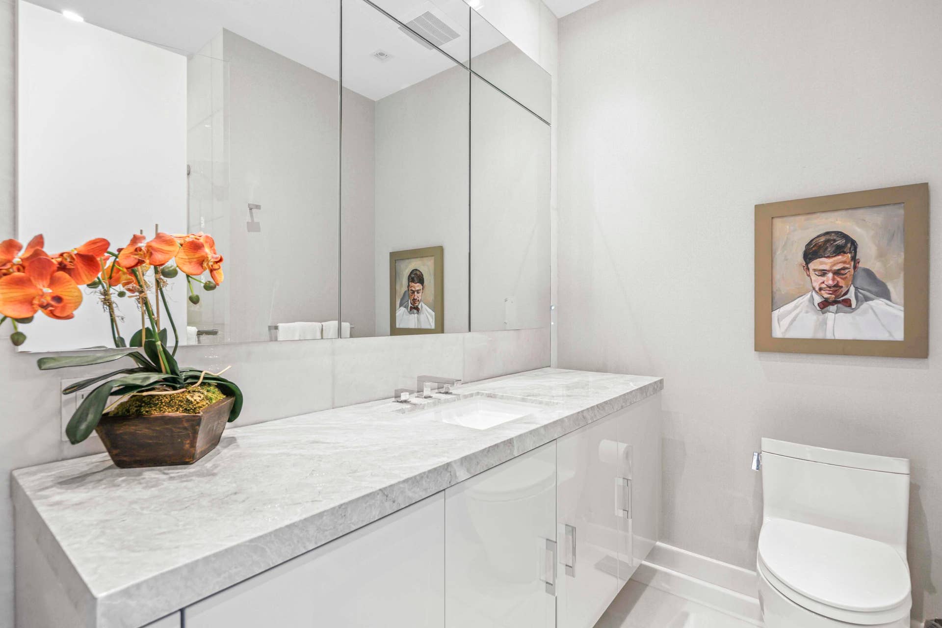 1100 S Flagler Drive, #601, West Palm Beach, FL 33401 Guest Bathroom 2