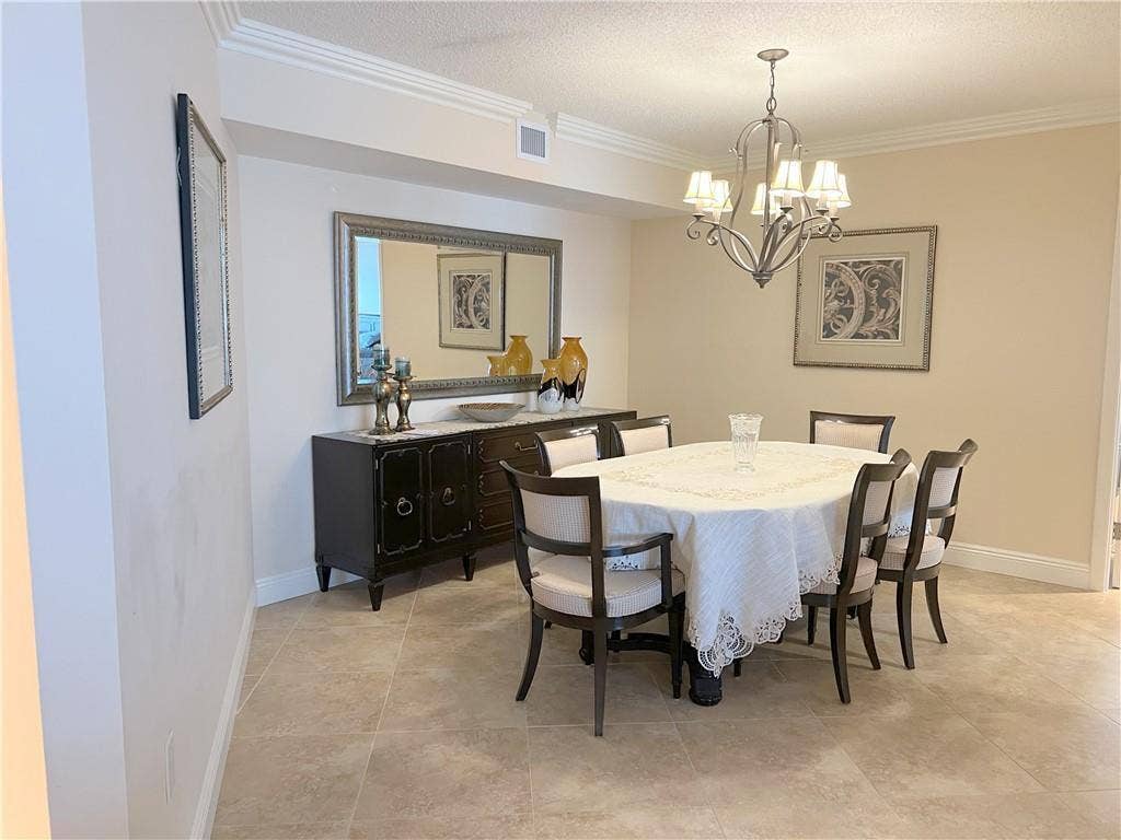 FORMAL DINNING ROOM
