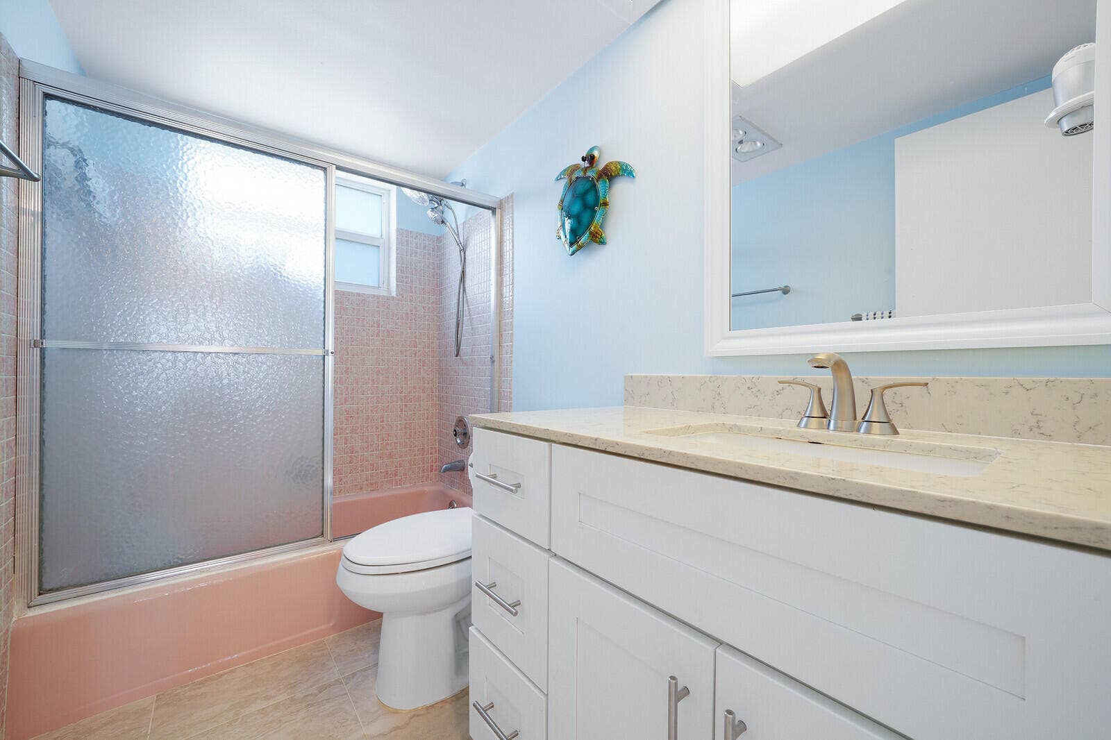 37 Yacht Club Drive, #Unit 202, North Palm Beach, FL 33408 Primary En-Suite Bathroom
