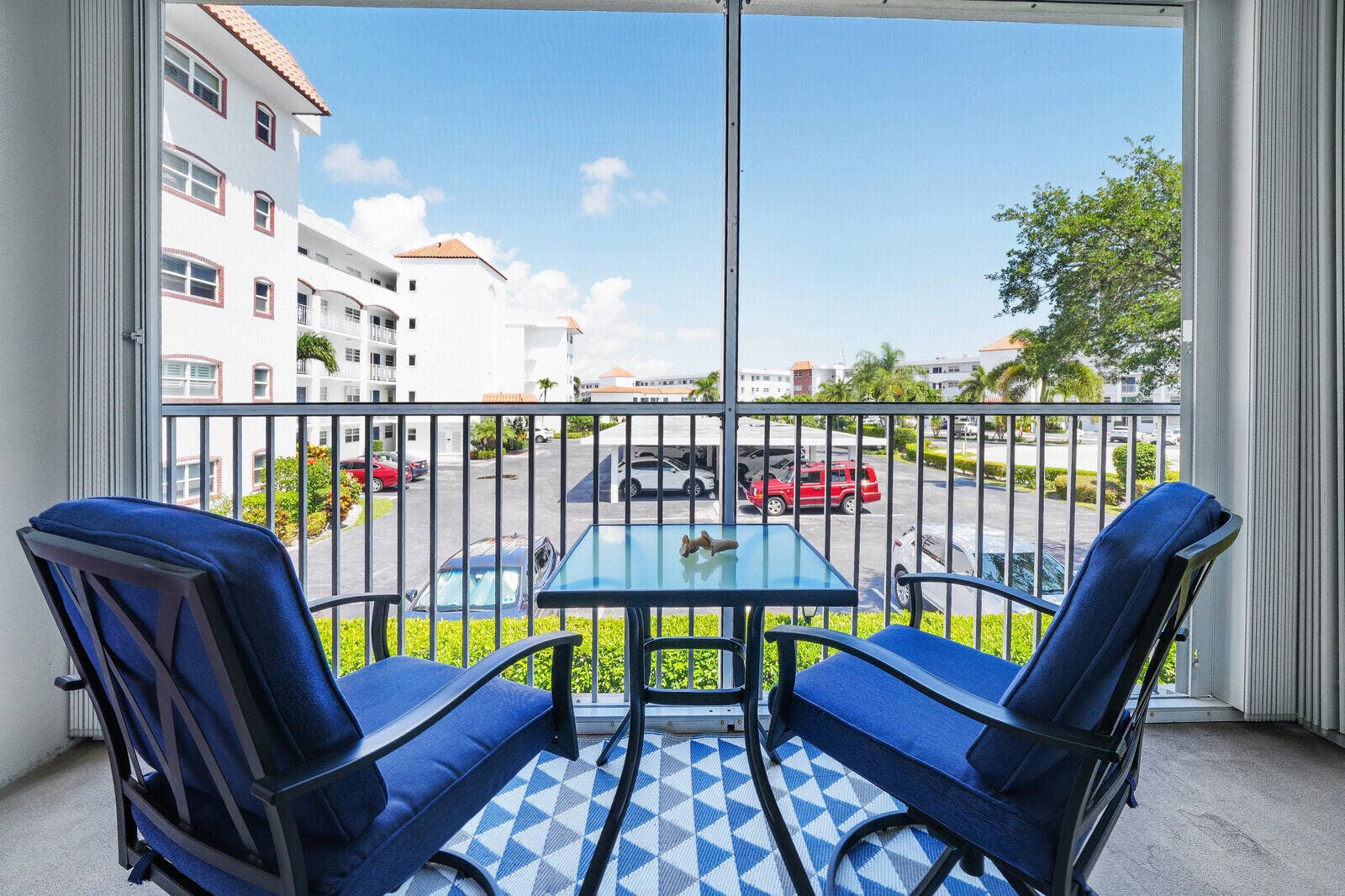 37 Yacht Club Drive, #Unit 202, North Palm Beach, FL 33408 Private Screened Balcony