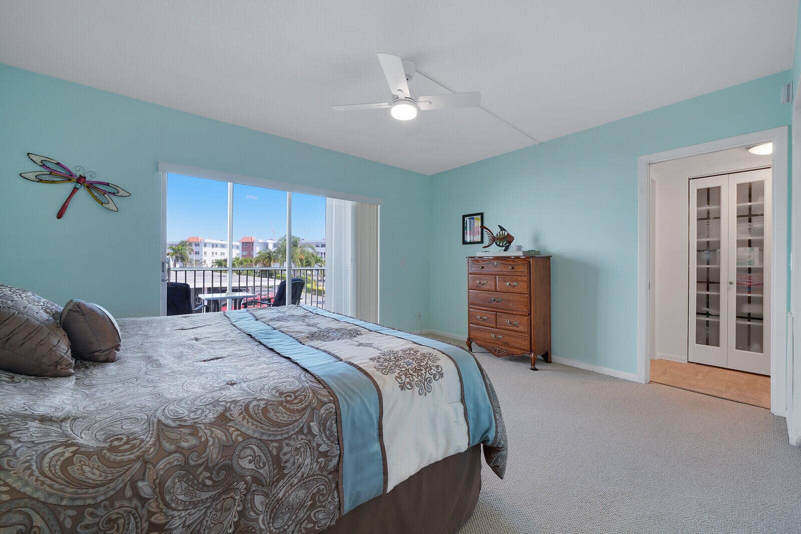 37 Yacht Club Drive, #Unit 202, North Palm Beach, FL 33408 Primary Suite