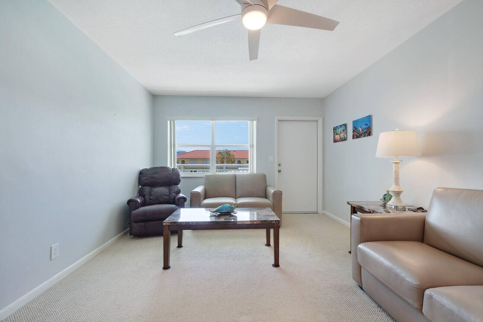 37 Yacht Club Drive, #Unit 202, North Palm Beach, FL 33408 Living Room