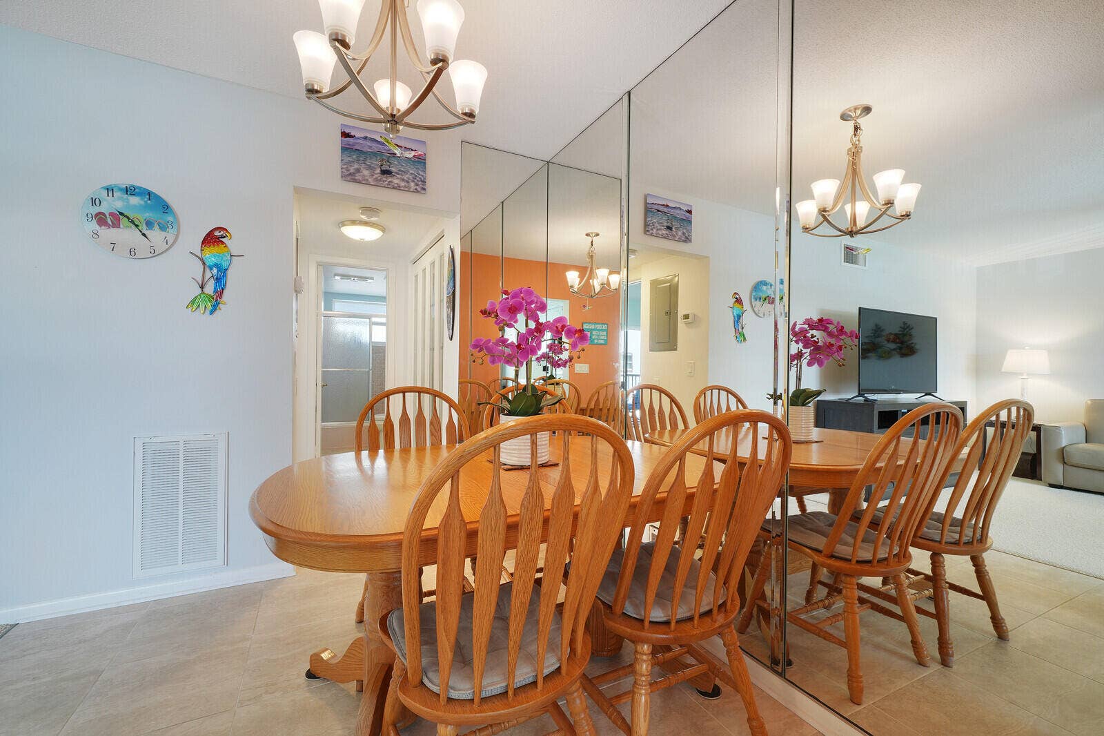 37 Yacht Club Drive, #Unit 202, North Palm Beach, FL 33408 Dining Area