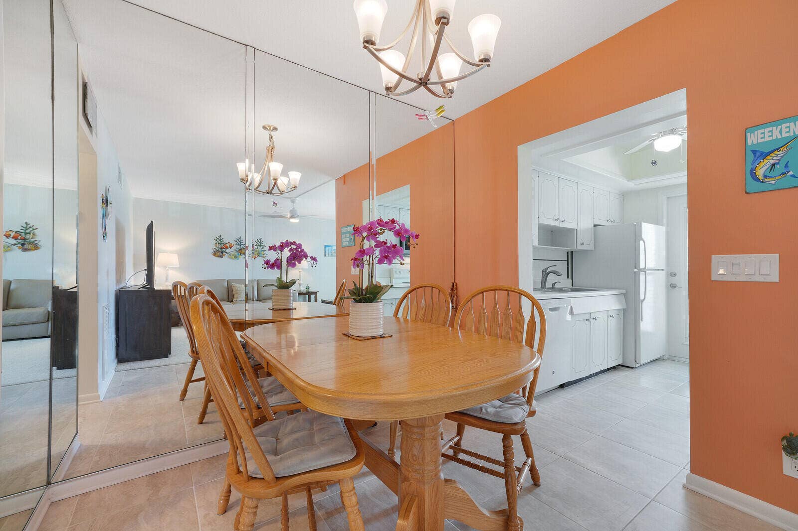 37 Yacht Club Drive, #Unit 202, North Palm Beach, FL 33408 Dining Area