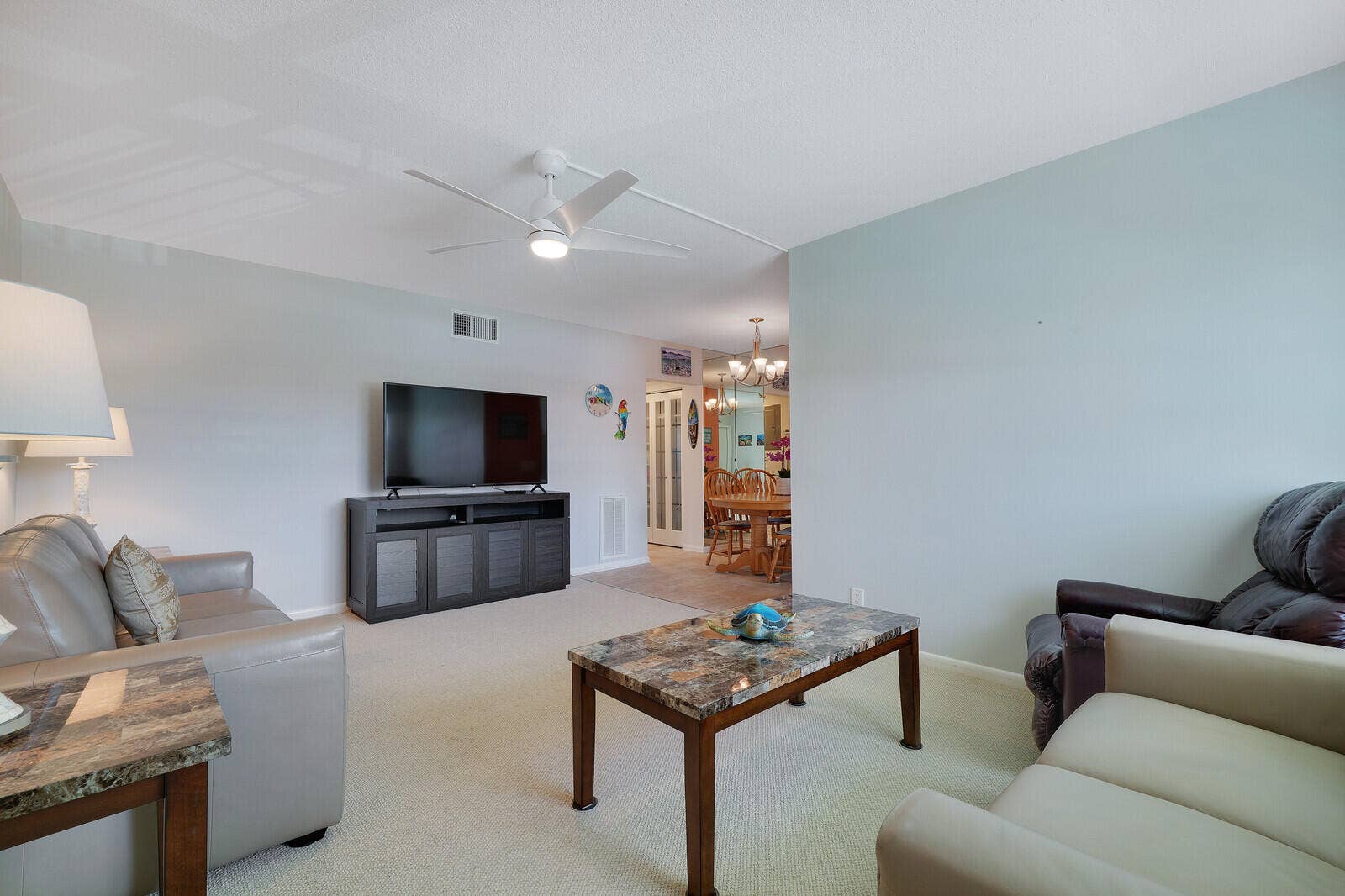 37 Yacht Club Drive, #Unit 202, North Palm Beach, FL 33408 Living Room