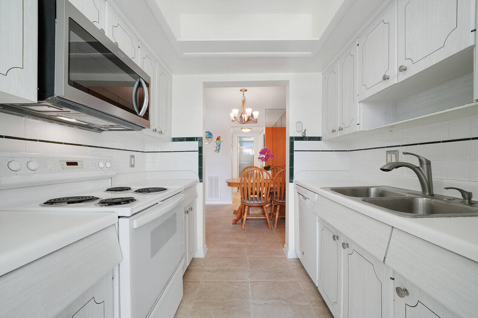 37 Yacht Club Drive, #Unit 202, North Palm Beach, FL 33408 Kitchen