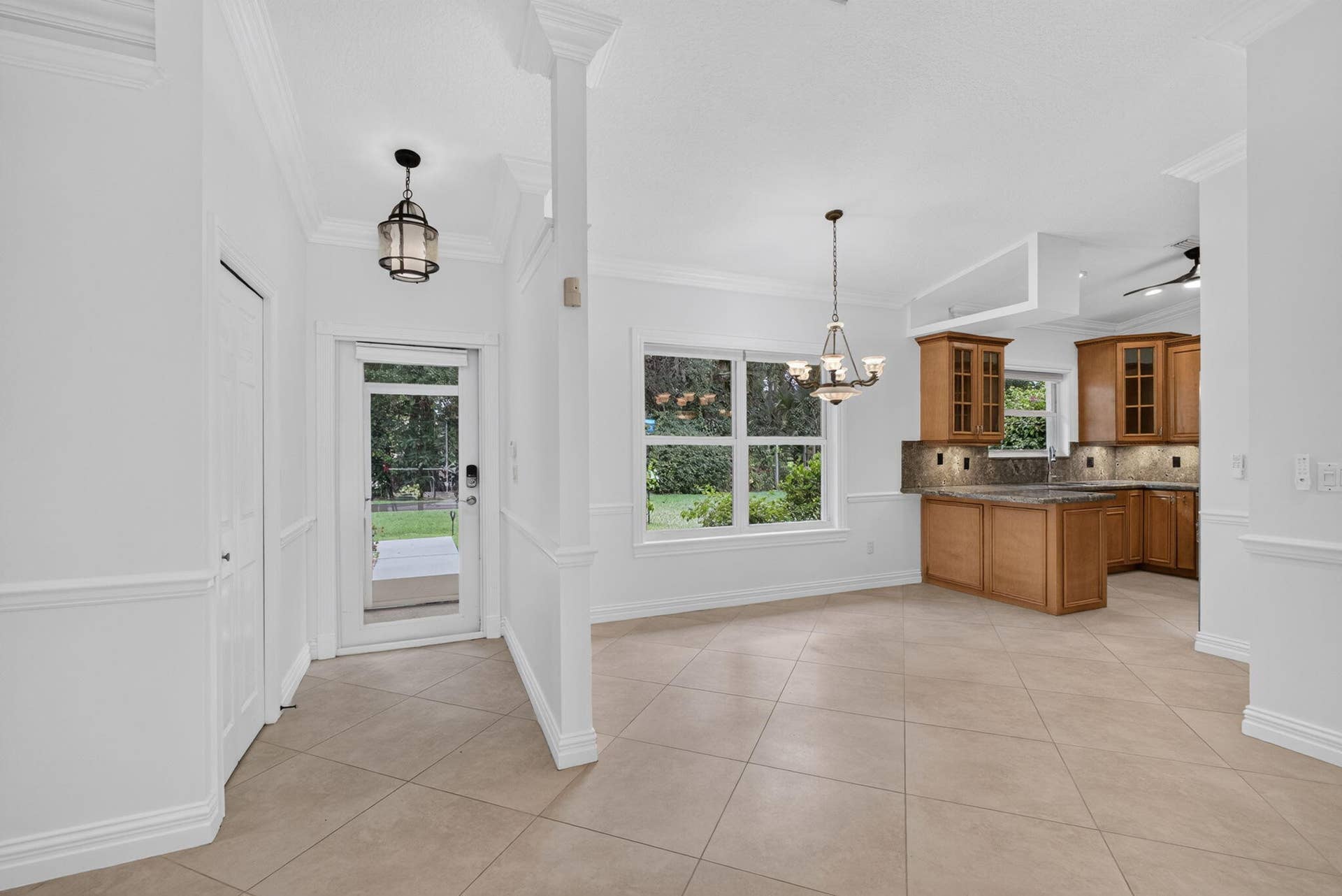 Entry & Dining