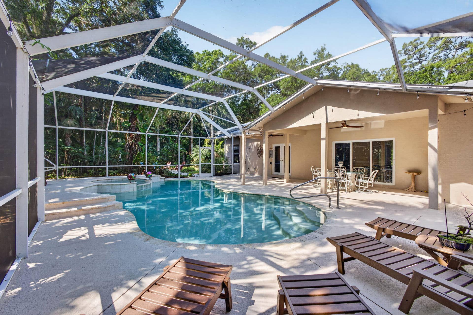 Screened Pool 1