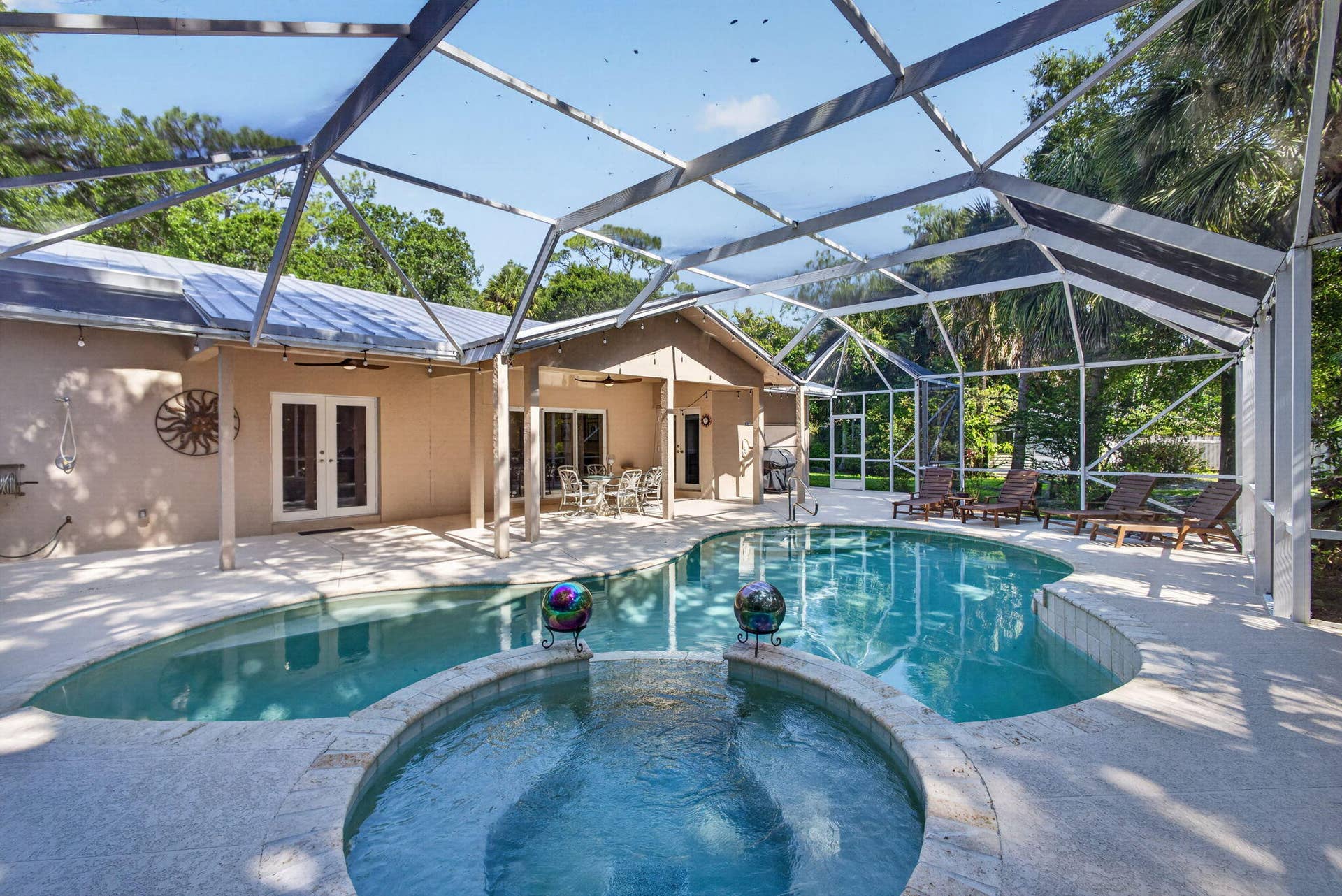 Screened Pool 4