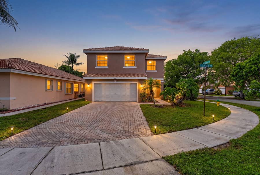 Property photo for 7962 N Silverado Circle, Hollywood, FL