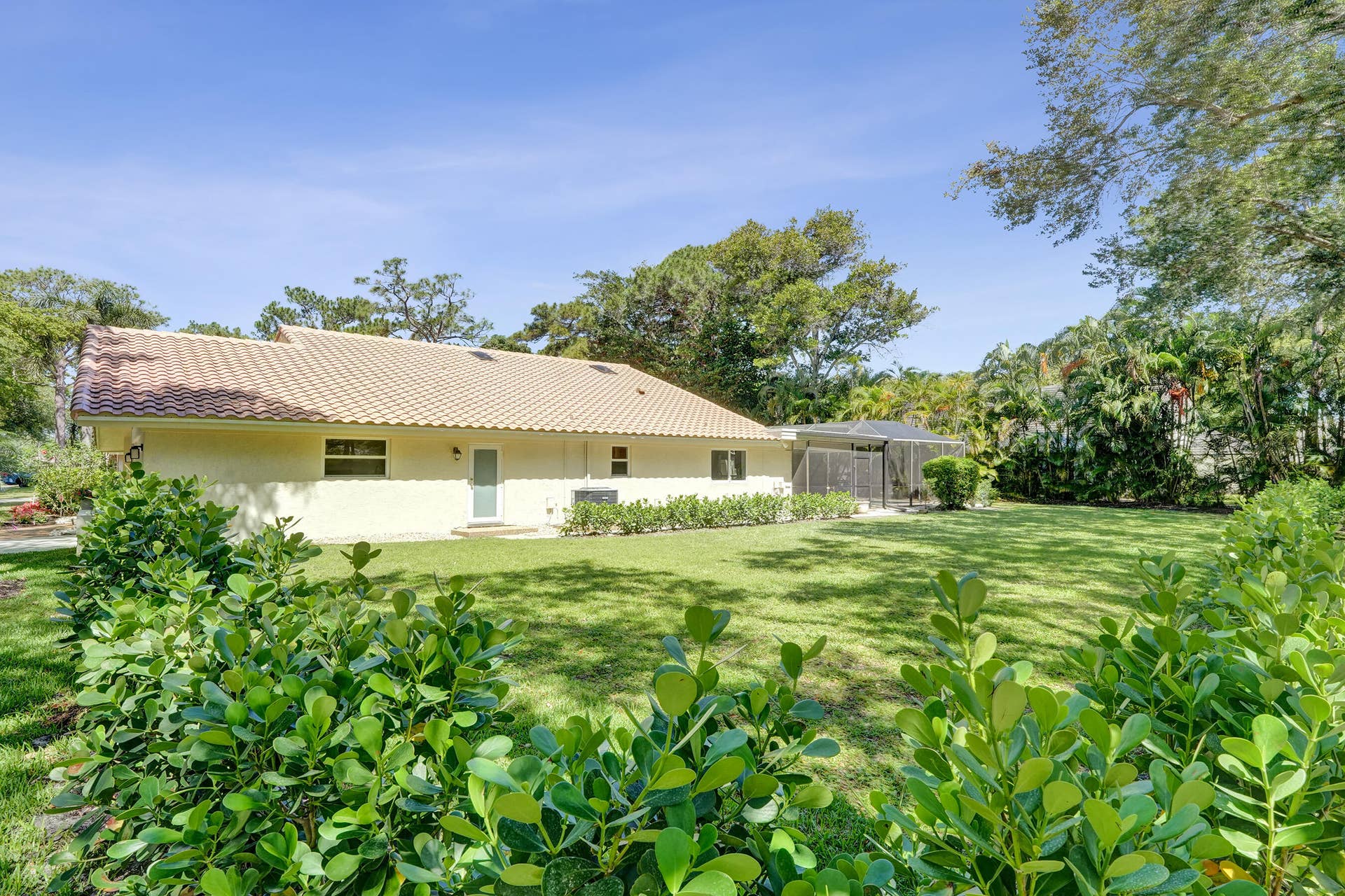 2401 NW 39th Street, Boca Raton, FL 33431 DSC08225
