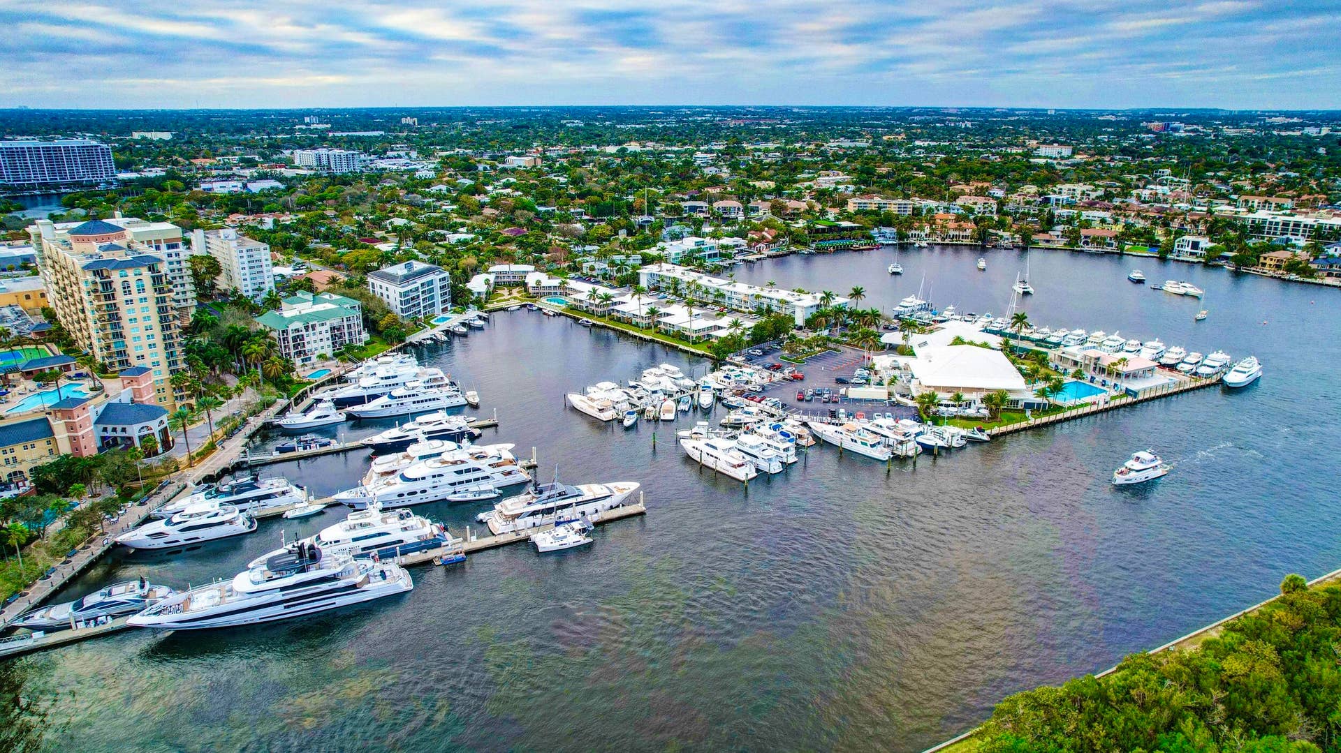 2727 Yacht Club Boulevard, #2a, Fort Lauderdale, FL 33304 Surrounded by Yachts