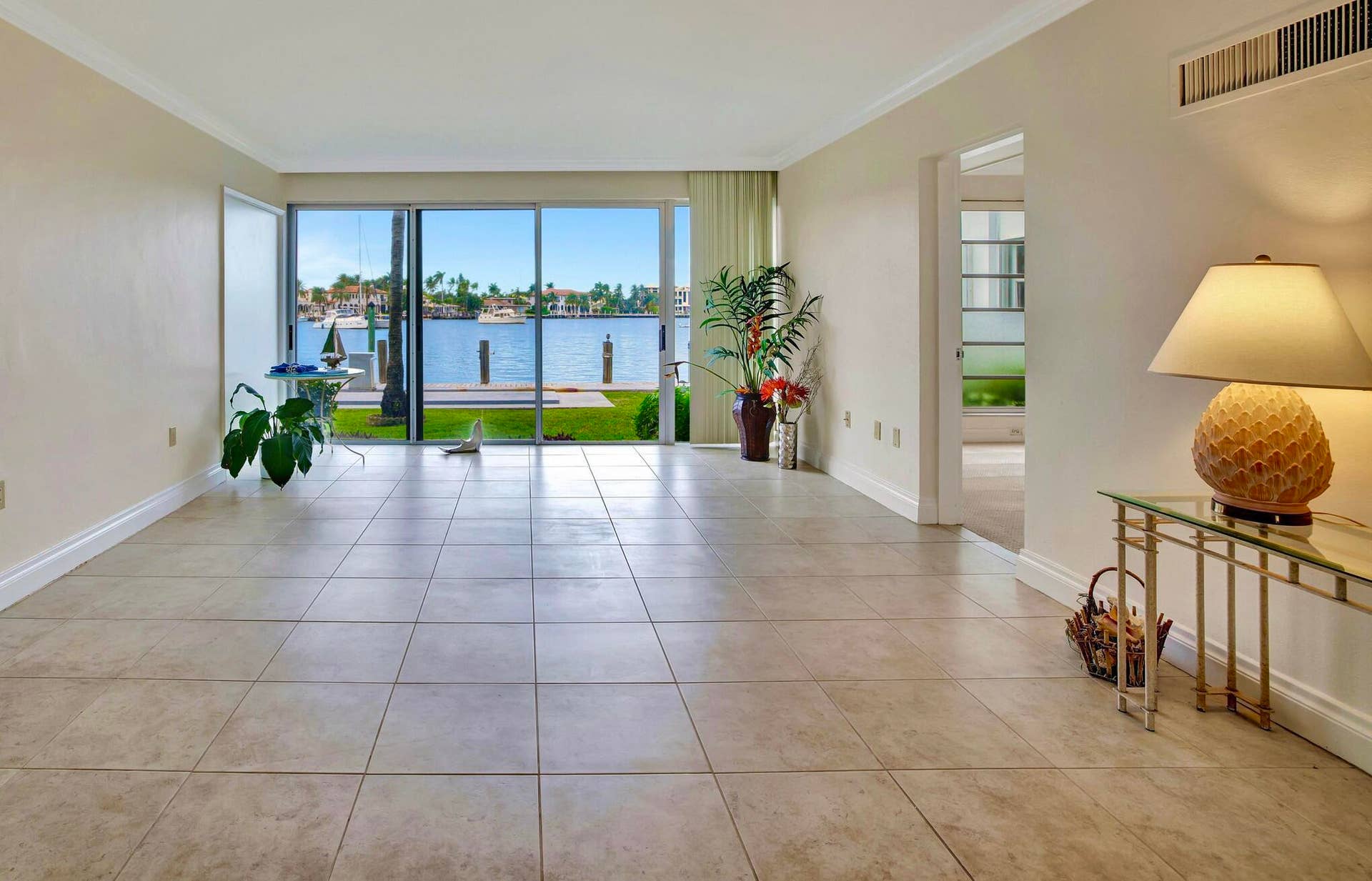 2727 Yacht Club Boulevard, #2a, Fort Lauderdale, FL 33304 Wall of Sliding Glass Doors to the Bay