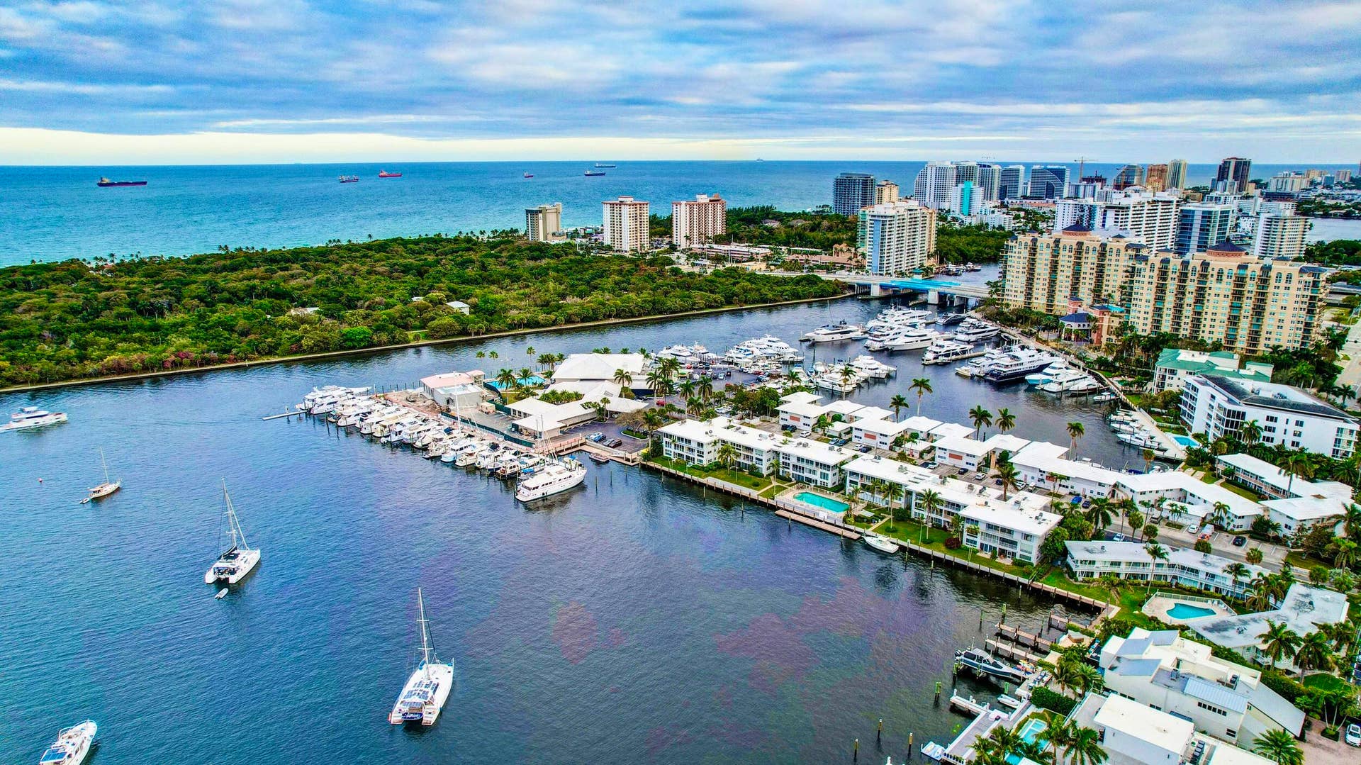 2727 Yacht Club Boulevard, #2a, Fort Lauderdale, FL 33304 Just off Intracoastal