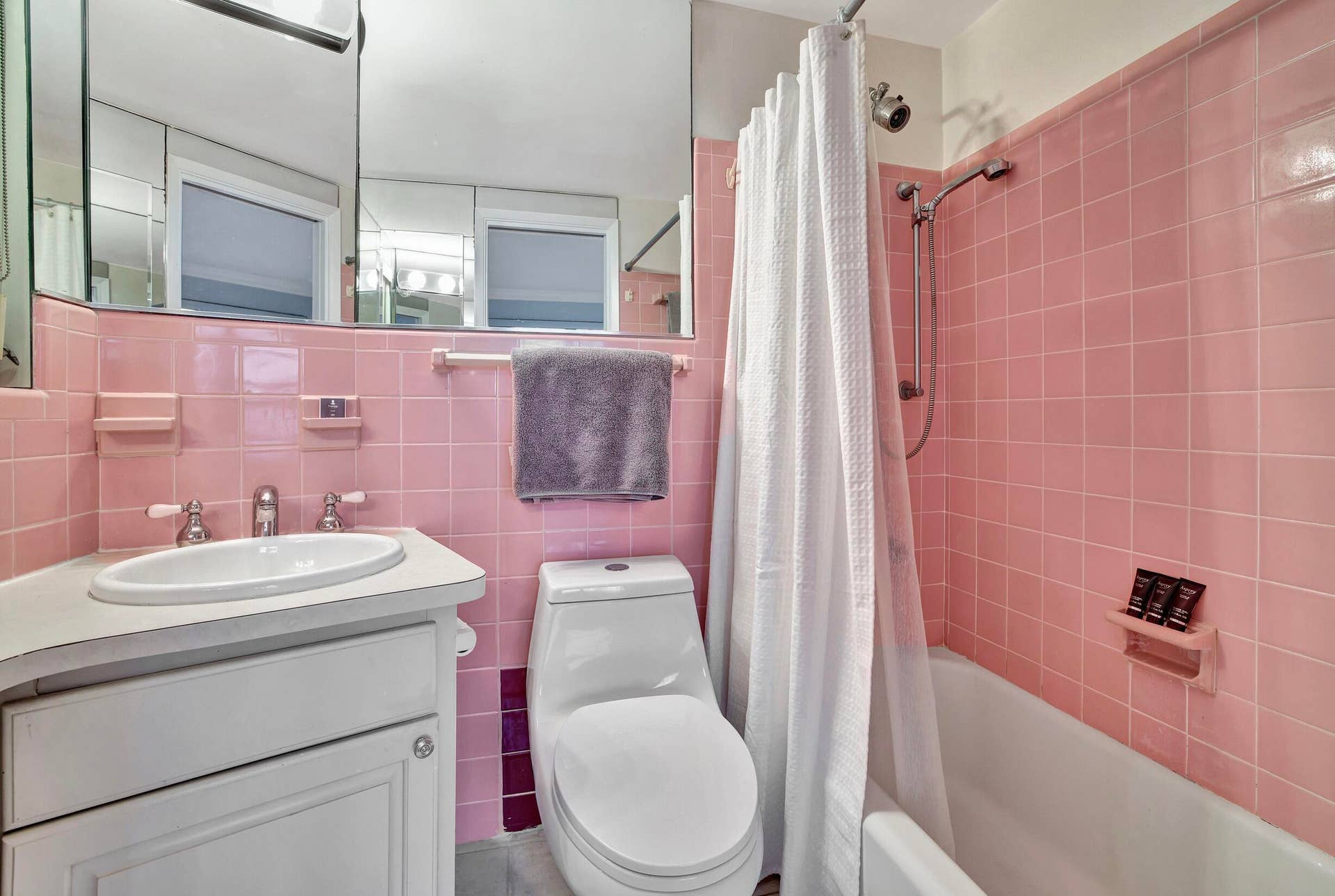 2727 Yacht Club Boulevard, #2a, Fort Lauderdale, FL 33304 Tub/Shower Combo